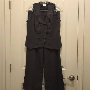 Women’s pant suit